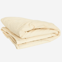 Load image into Gallery viewer, Pure Wool Duvet - british made Toddler Duvet -sleeping duvet - nap pram and stroller duvet - side view of duvet - Little Scandi baby