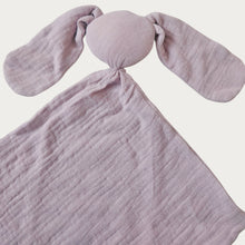Load image into Gallery viewer, sleeping companion - cuddle to bed toy - close up of the face of the comforter blanket - Little Scandi baby
