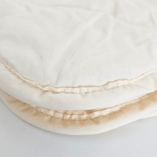 Load image into Gallery viewer, Pure Wool Duvet - british made Toddler Duvet -sleeping duvet - nap pram and stroller duvet - Corner of the seam close up view of duvet - Little Scandi baby
